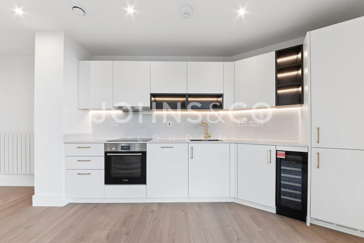 Redwood Tower, Affinity View, E16, photo 2
