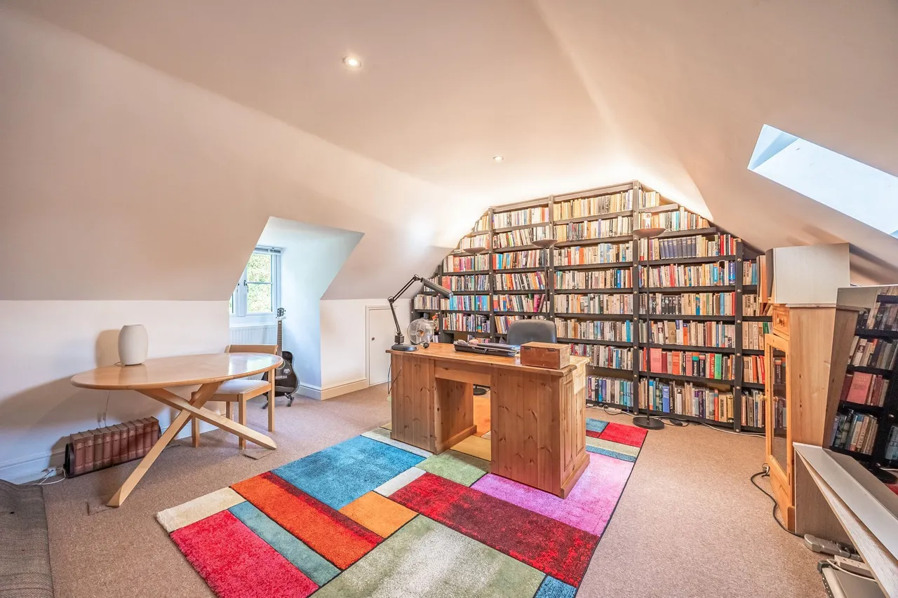 Detached Four Bedroom Home in Colkirk, photo 15
