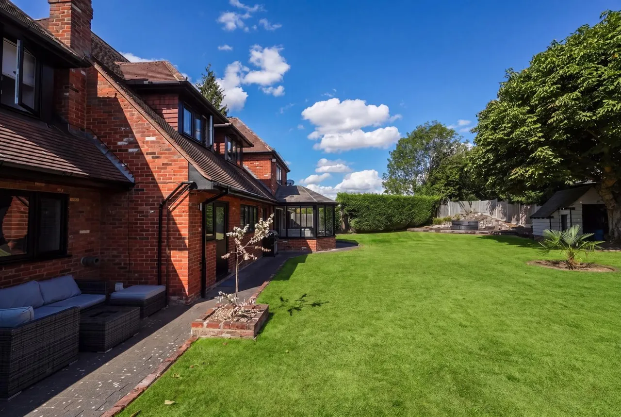 Chelmsford Road, White Roding, CM6, photo 29