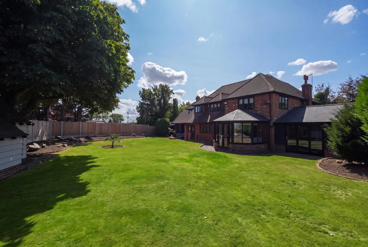 Chelmsford Road, White Roding, CM6, photo 27
