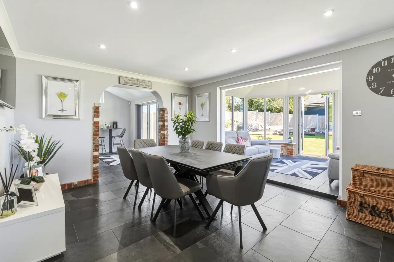 Chelmsford Road, White Roding, CM6, photo 9