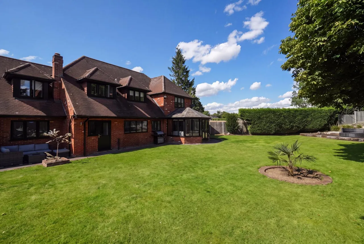 Chelmsford Road, White Roding, CM6, photo 28