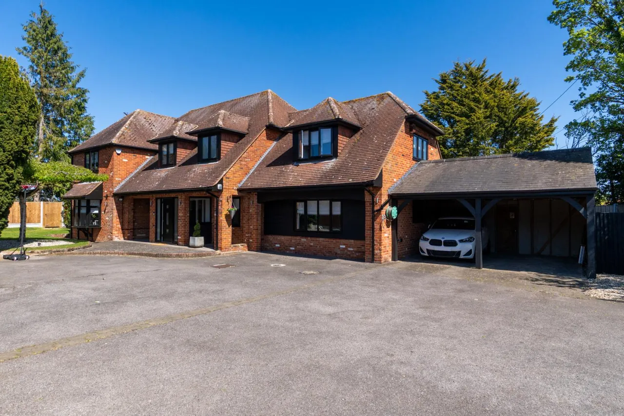 Chelmsford Road, White Roding, CM6, photo 31