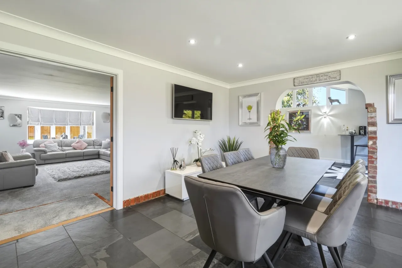 Chelmsford Road, White Roding, CM6, photo 10