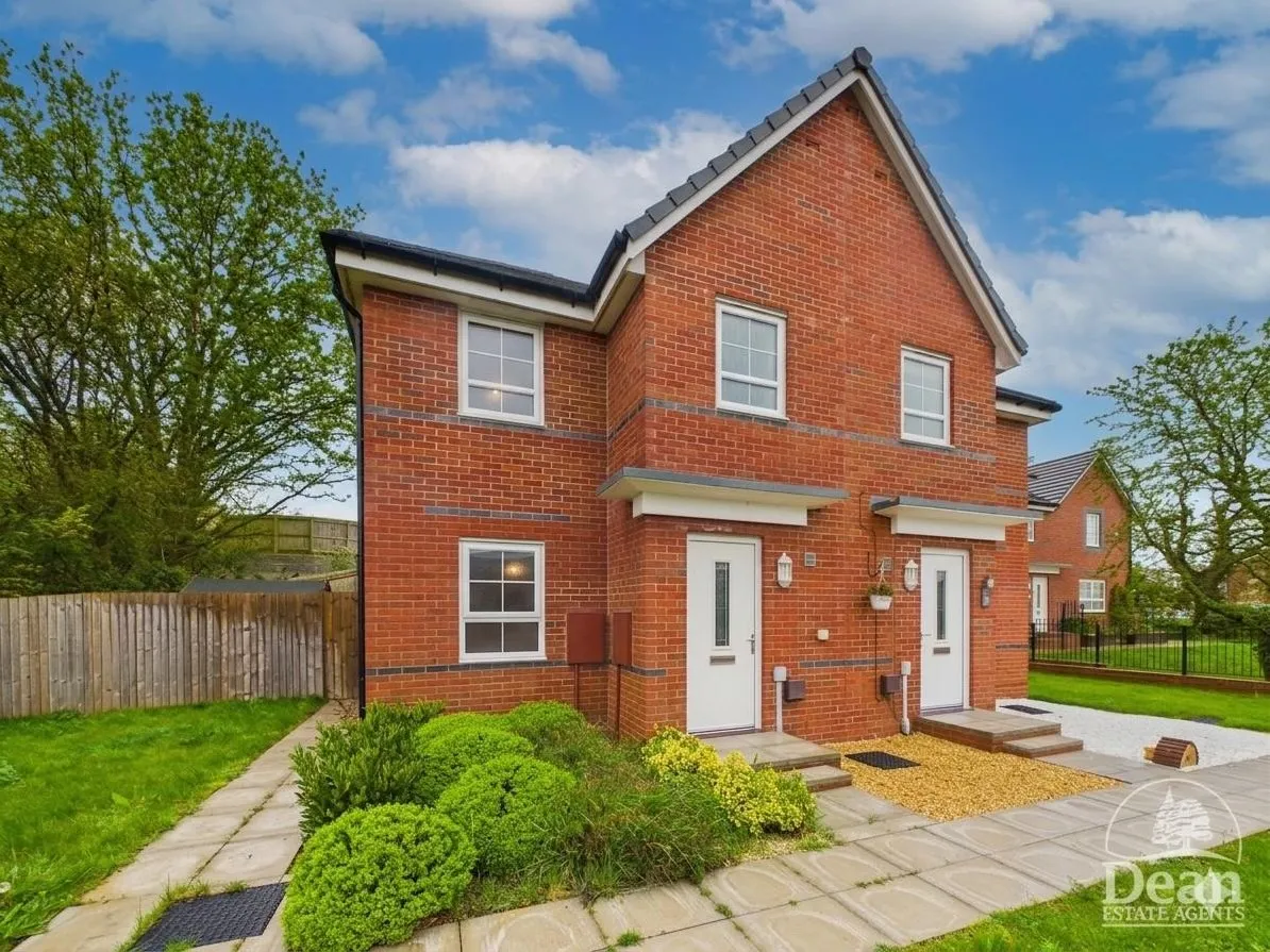 3 bed house for sale — Cooke Way, Lydney
