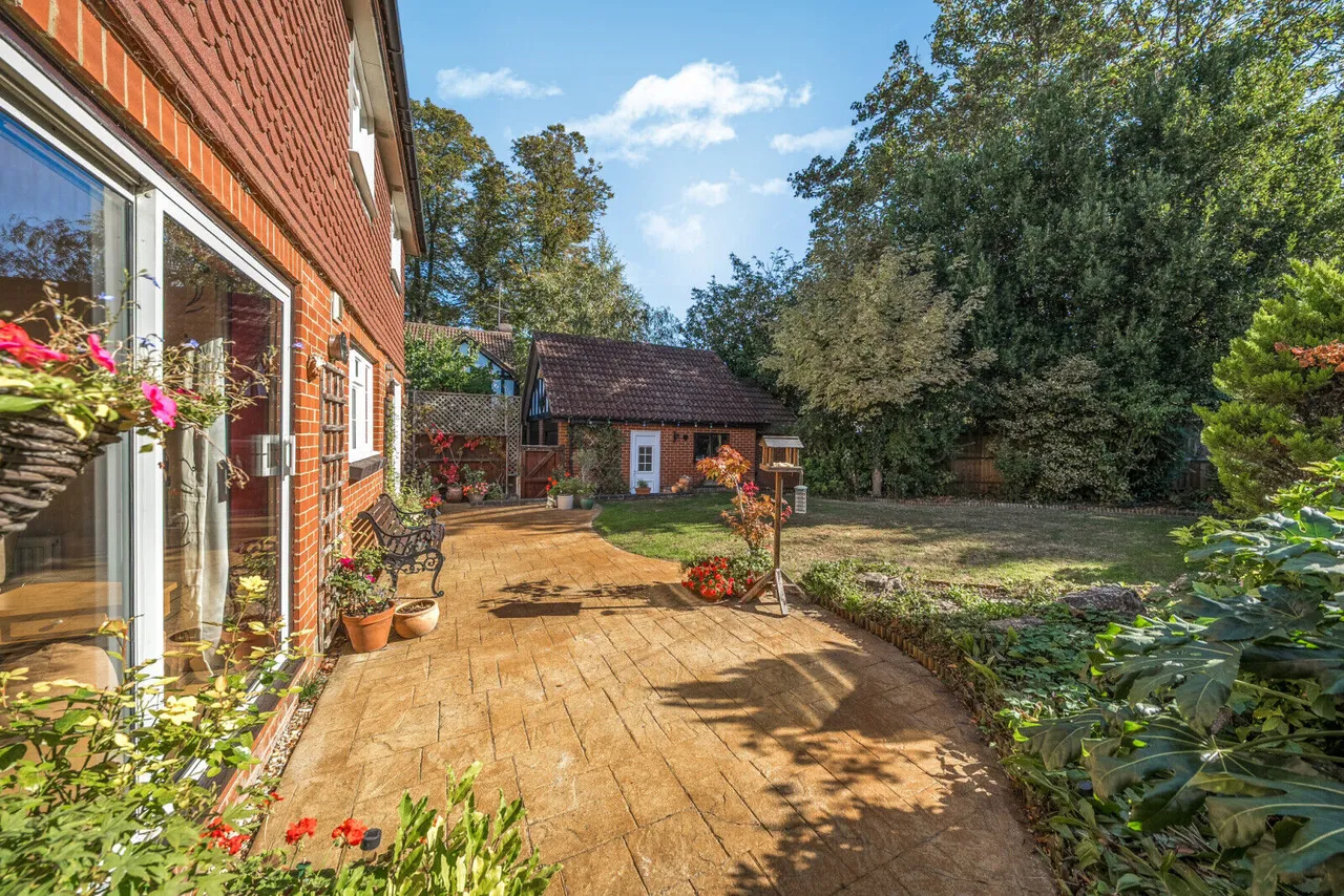 Duncan Gardens, Purley on Thames, RG8, photo 18