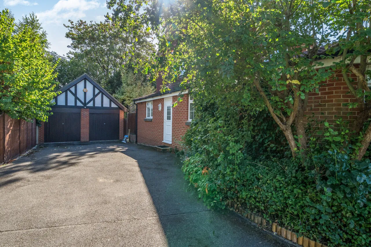 Duncan Gardens, Purley on Thames, RG8, photo 19