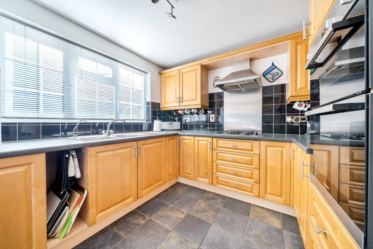 Duncan Gardens, Purley on Thames, RG8, photo 7