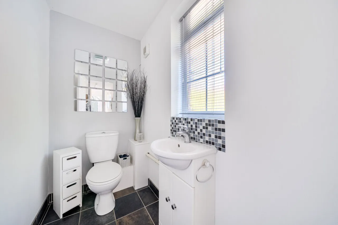 Duncan Gardens, Purley on Thames, RG8, photo 8