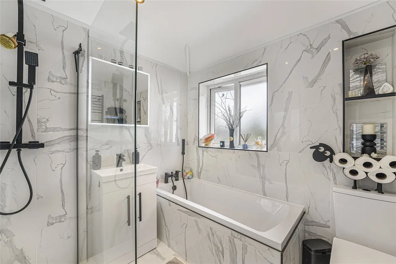 Alamein Road, Swanscombe, DA10, photo 2
