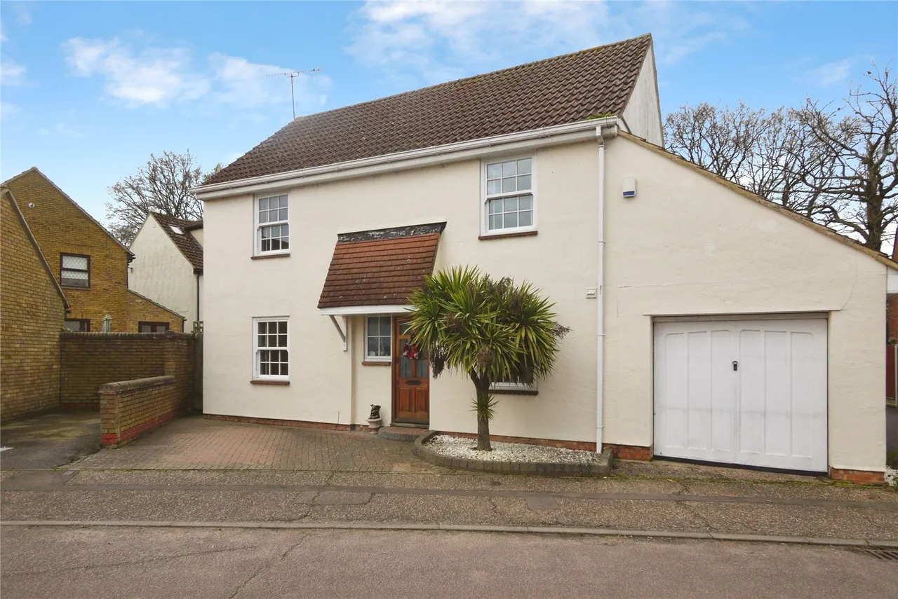 Roding Drive, Kelvedon Hatch, Brentwood, Essex, CM15, photo 19