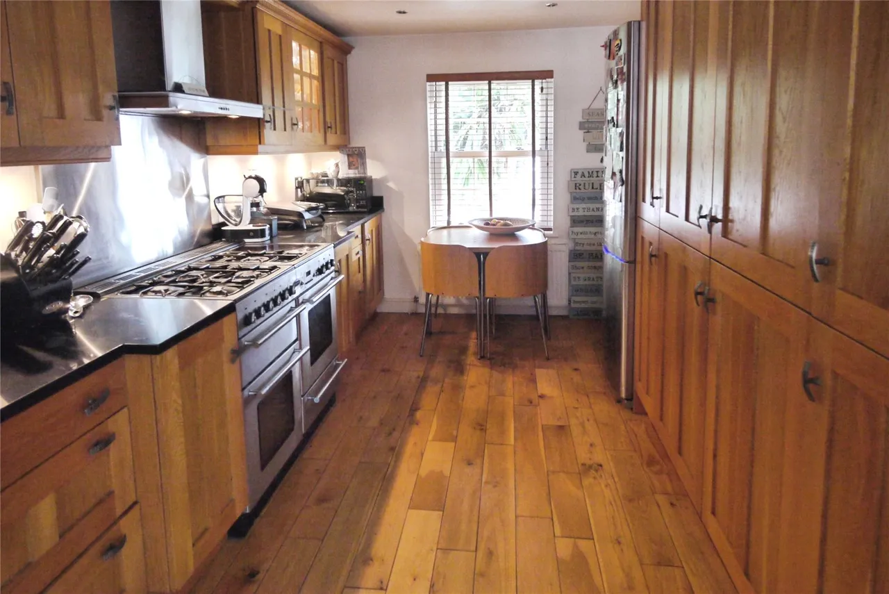 Roding Drive, Kelvedon Hatch, Brentwood, Essex, CM15, photo 6
