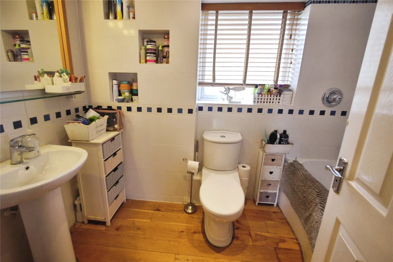 Roding Drive, Kelvedon Hatch, Brentwood, Essex, CM15, photo 16