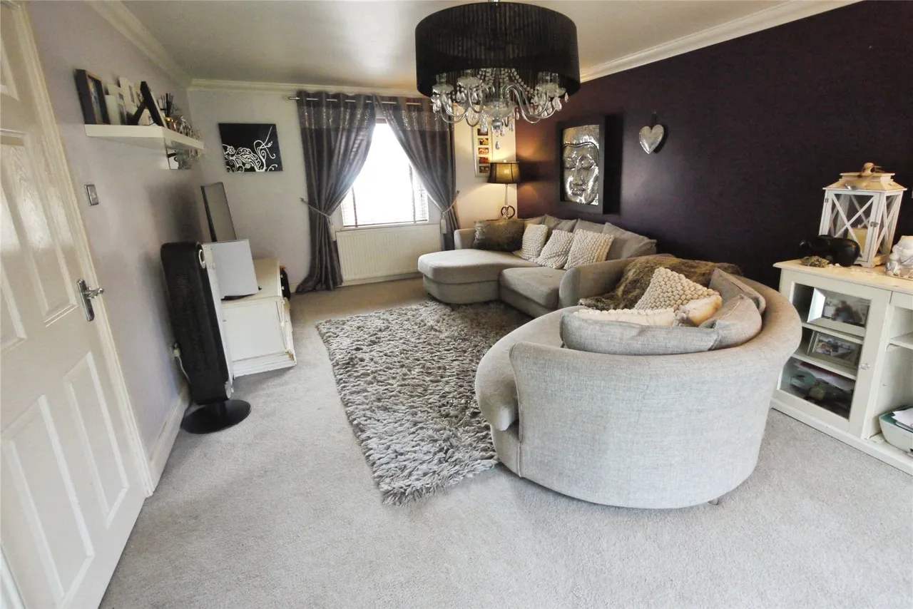 Roding Drive, Kelvedon Hatch, Brentwood, Essex, CM15, photo 4
