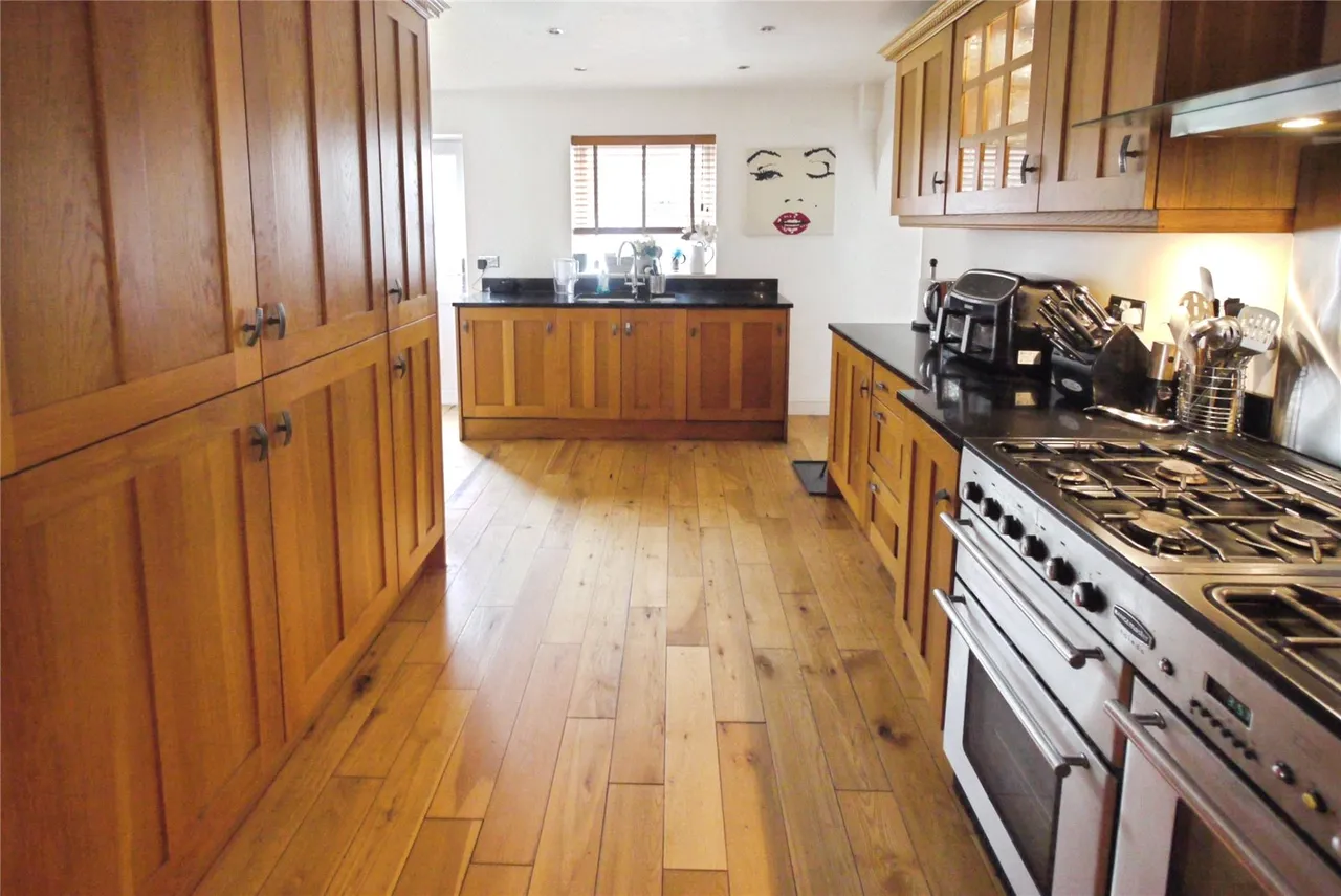 Roding Drive, Kelvedon Hatch, Brentwood, Essex, CM15, photo 5