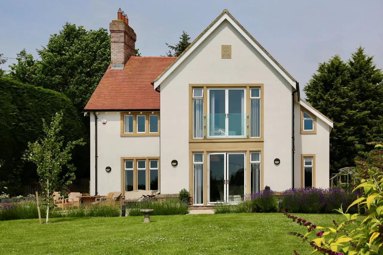 5 bed house for sale — Bilton, Alnwick, Northumberland, NE66 2TA