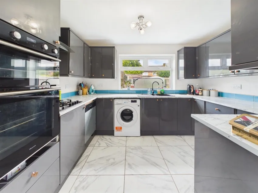 Flower Way, Longlevens, photo 2