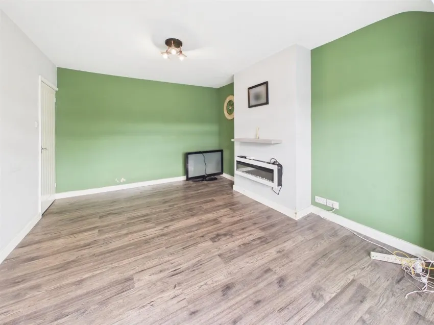 Flower Way, Longlevens, photo 8