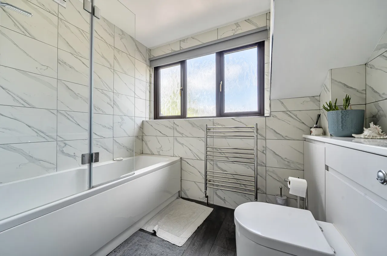Southwood, Wokingham, Berkshire, RG40 2HF, photo 16
