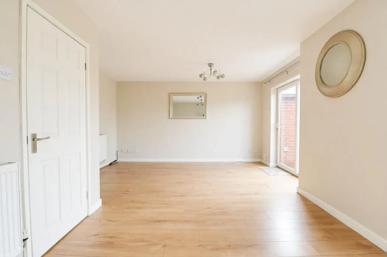 Debenham Crescent, Stoke-On-Trent, photo 7
