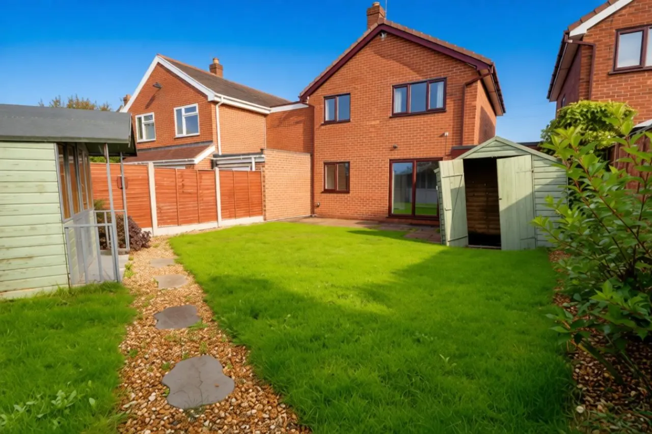 Debenham Crescent, Stoke-On-Trent, photo 13