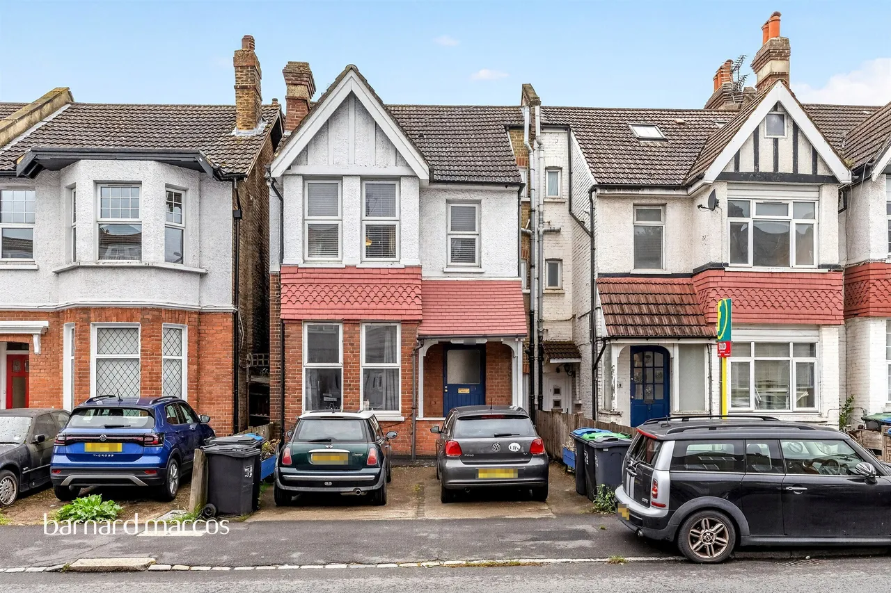 4 bed flat for sale — Melfort Road, Thornton Heath