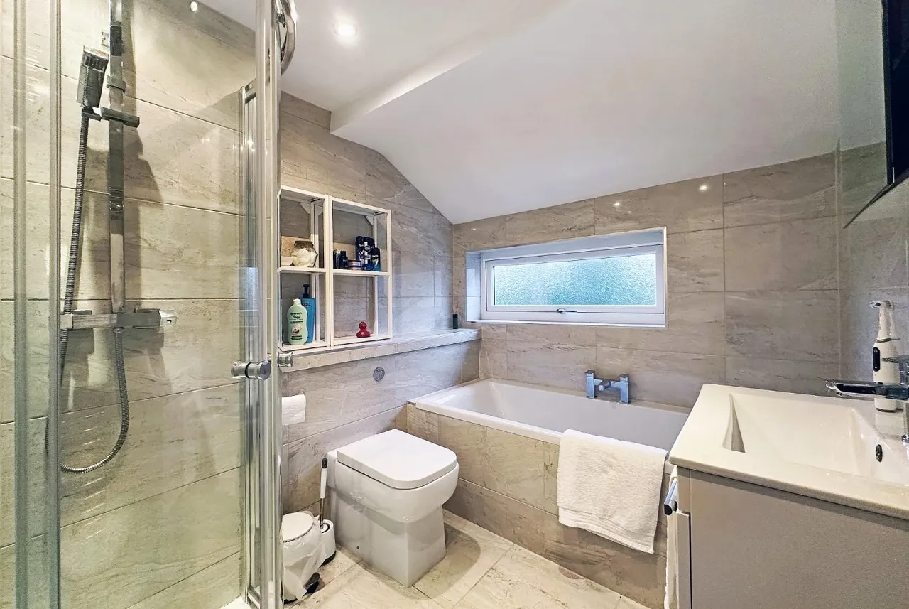 Park Road, Hale, Cheshire WA15 9LR, photo 22