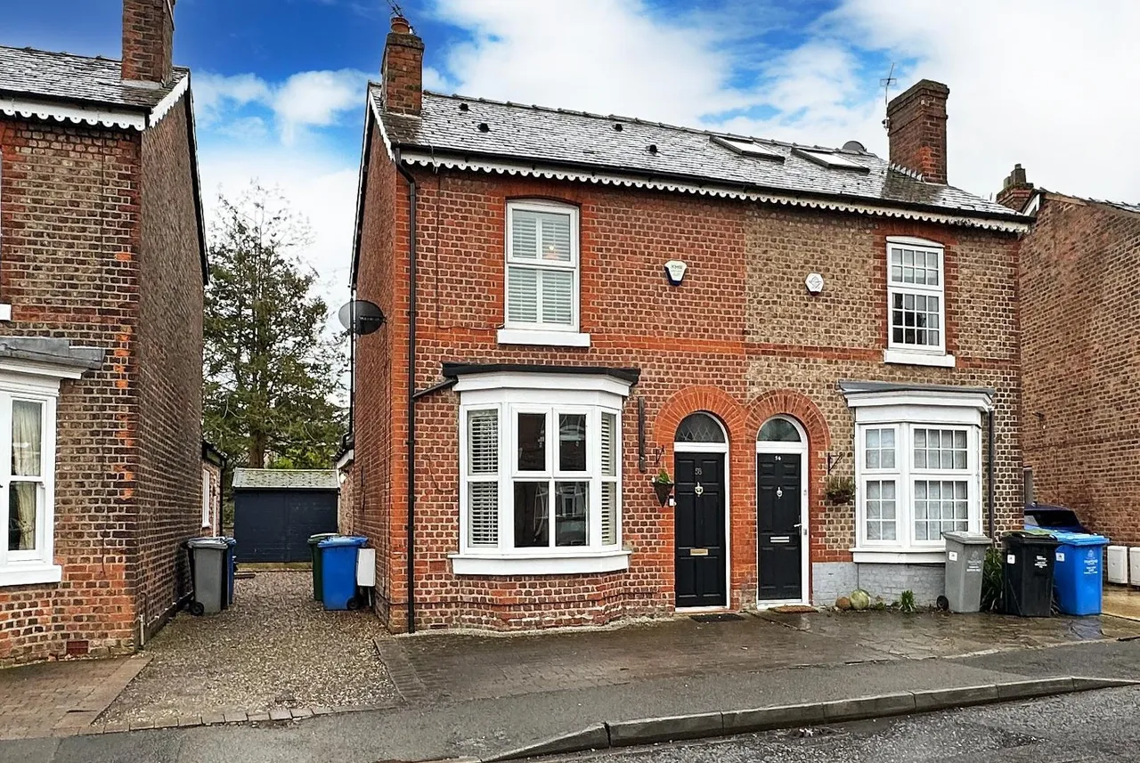 2 bed house for sale — Park Road, Hale, Cheshire WA15 9LR