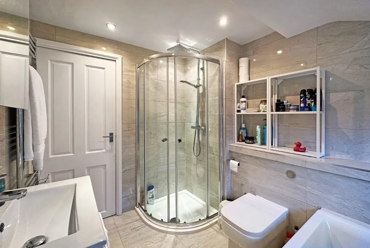 Park Road, Hale, Cheshire WA15 9LR, photo 23