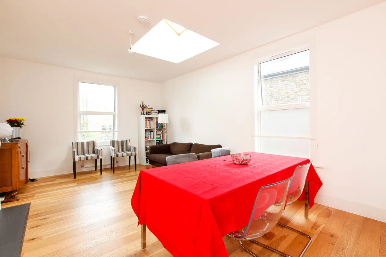 17b Lynette Avenue, London, photo 4