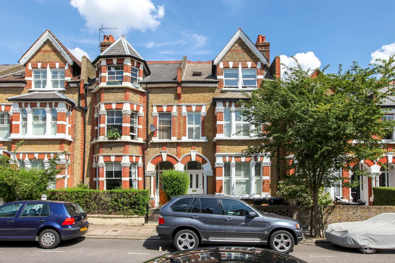 17b Lynette Avenue, London, photo 9