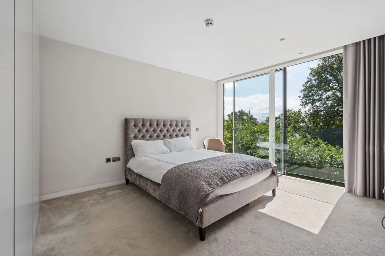Harrop Road, Hale, WA15, photo 18