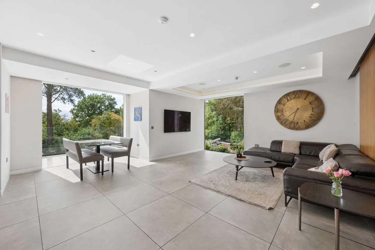 Harrop Road, Hale, WA15, photo 9