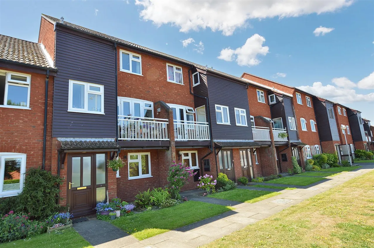 3 bed flat for sale, Langham Court, Sheringham, NR26