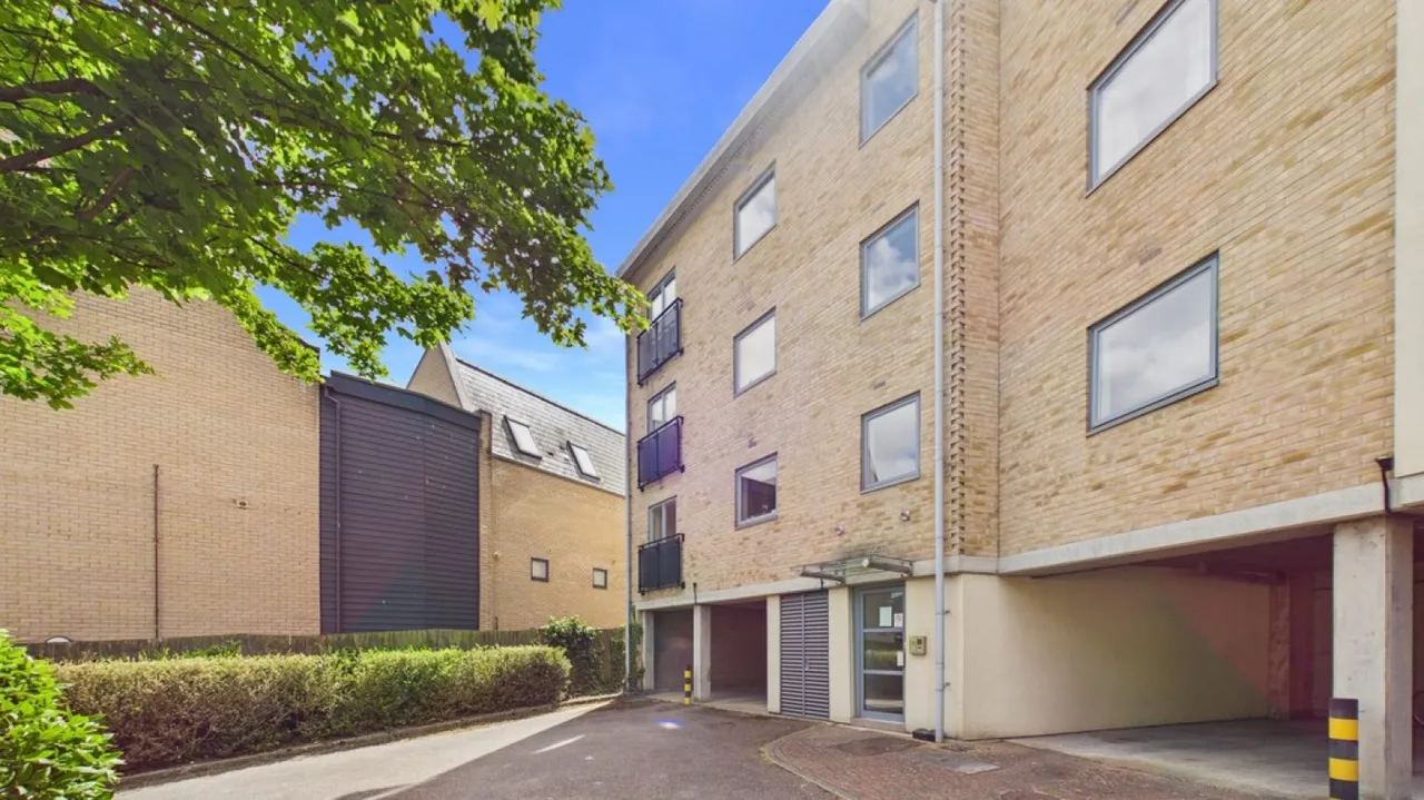 1 bed flat for sale — Forum Court, Bury St Edmunds, Suffolk