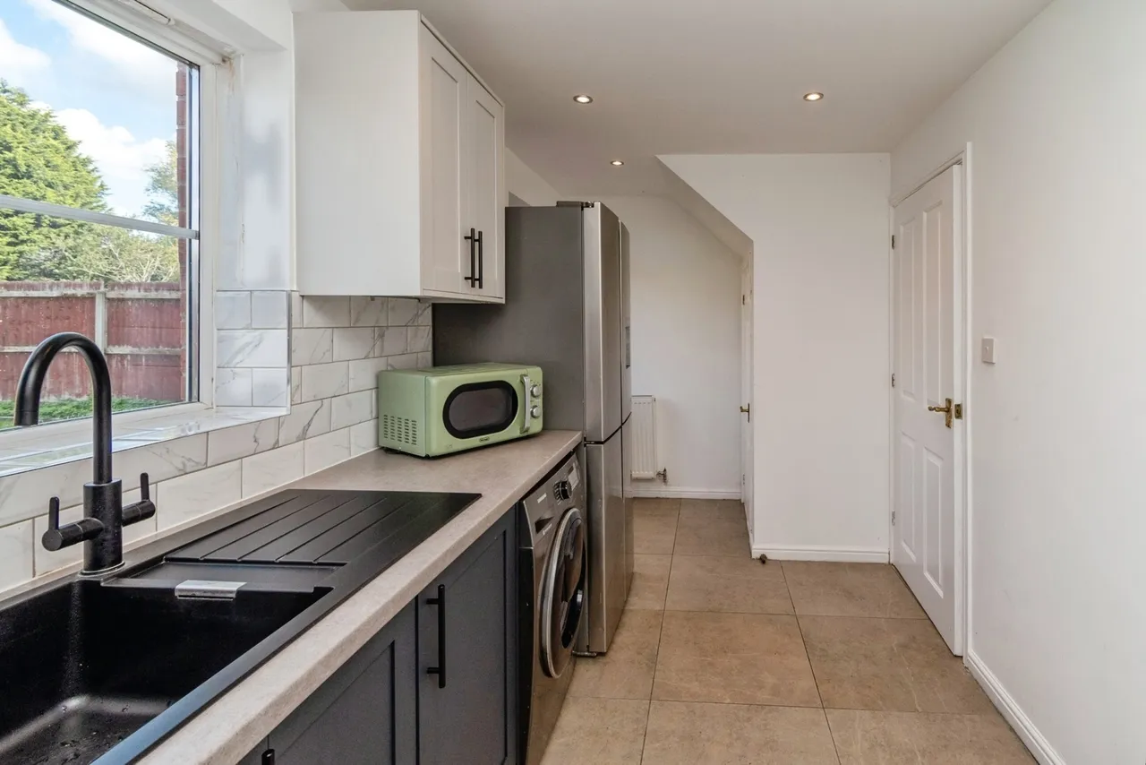 Bickley Road, Bilston, WV14, photo 7