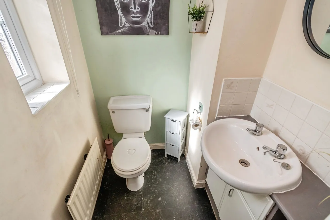 Bickley Road, Bilston, WV14, photo 8
