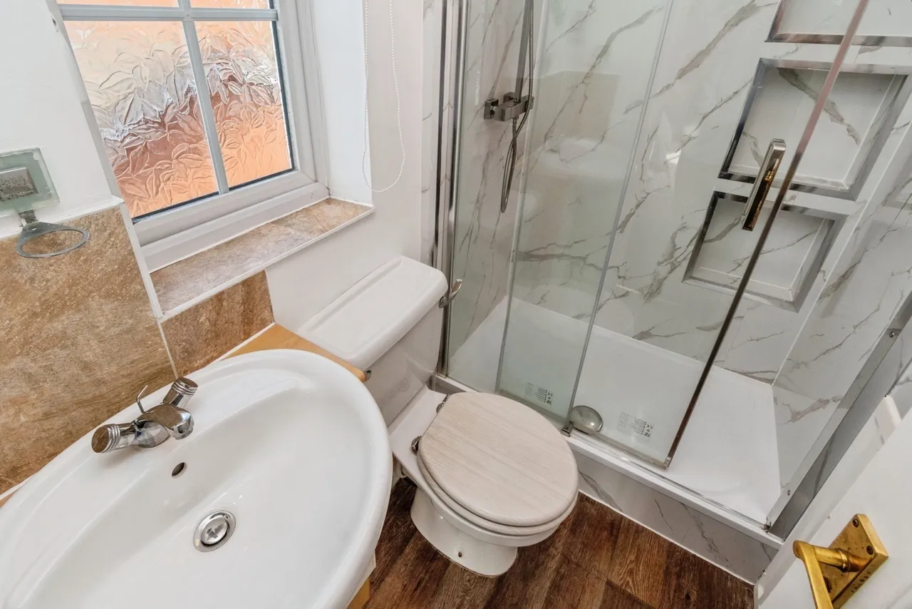 Bickley Road, Bilston, WV14, photo 13