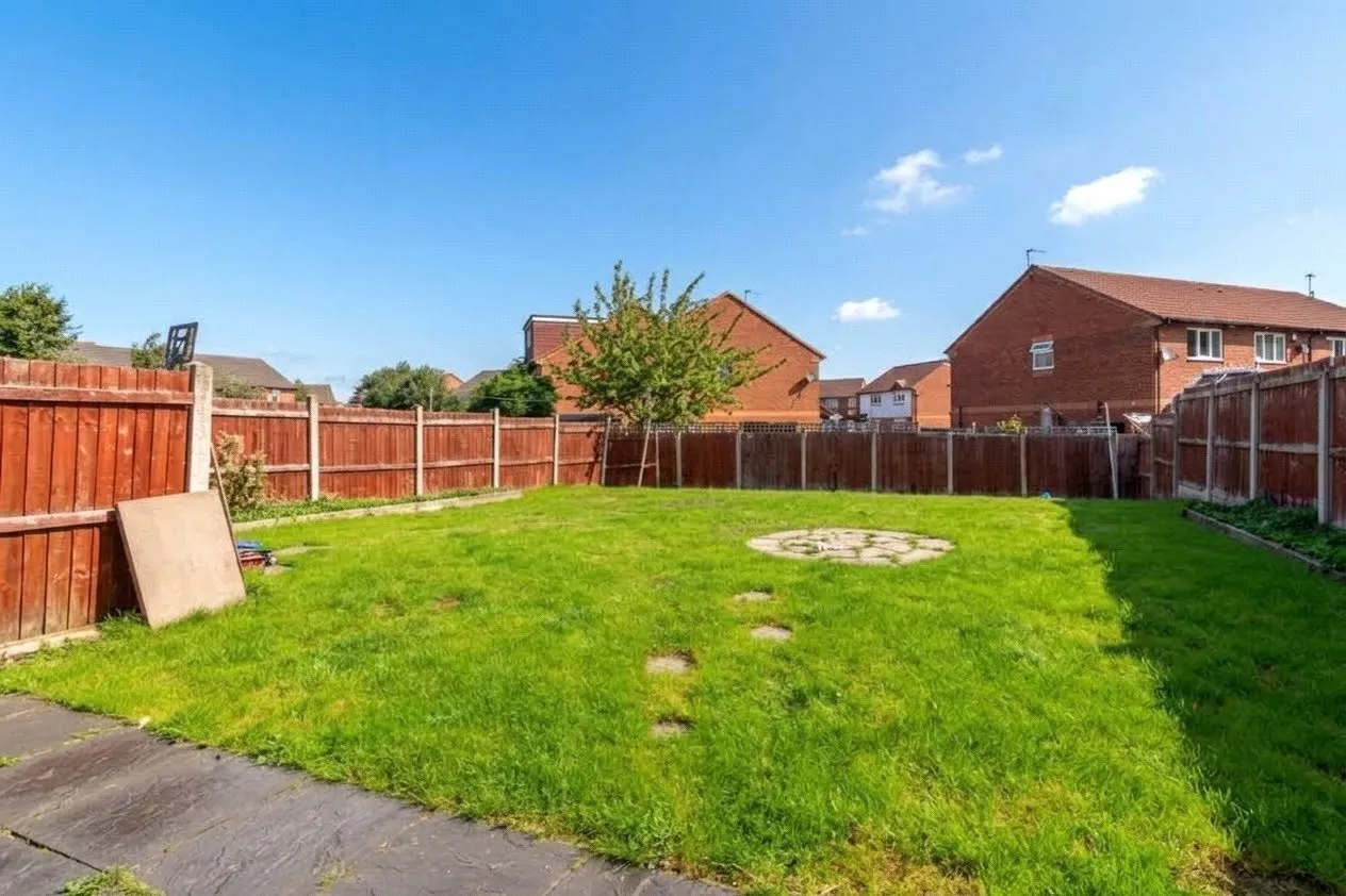 Bickley Road, Bilston, WV14, photo 9