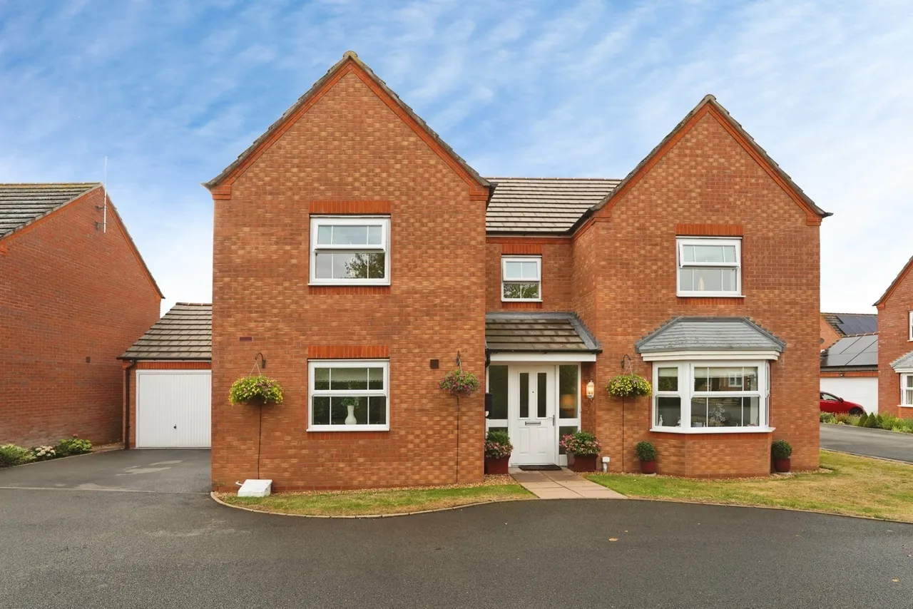 4 bed house for sale, Stone Pippin Orchard, Badsey, WR11