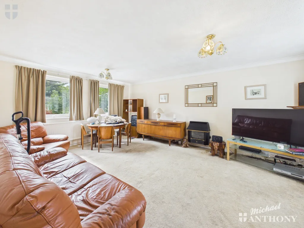 Oulton Close, Aylesbury, HP21 7JY, photo 2