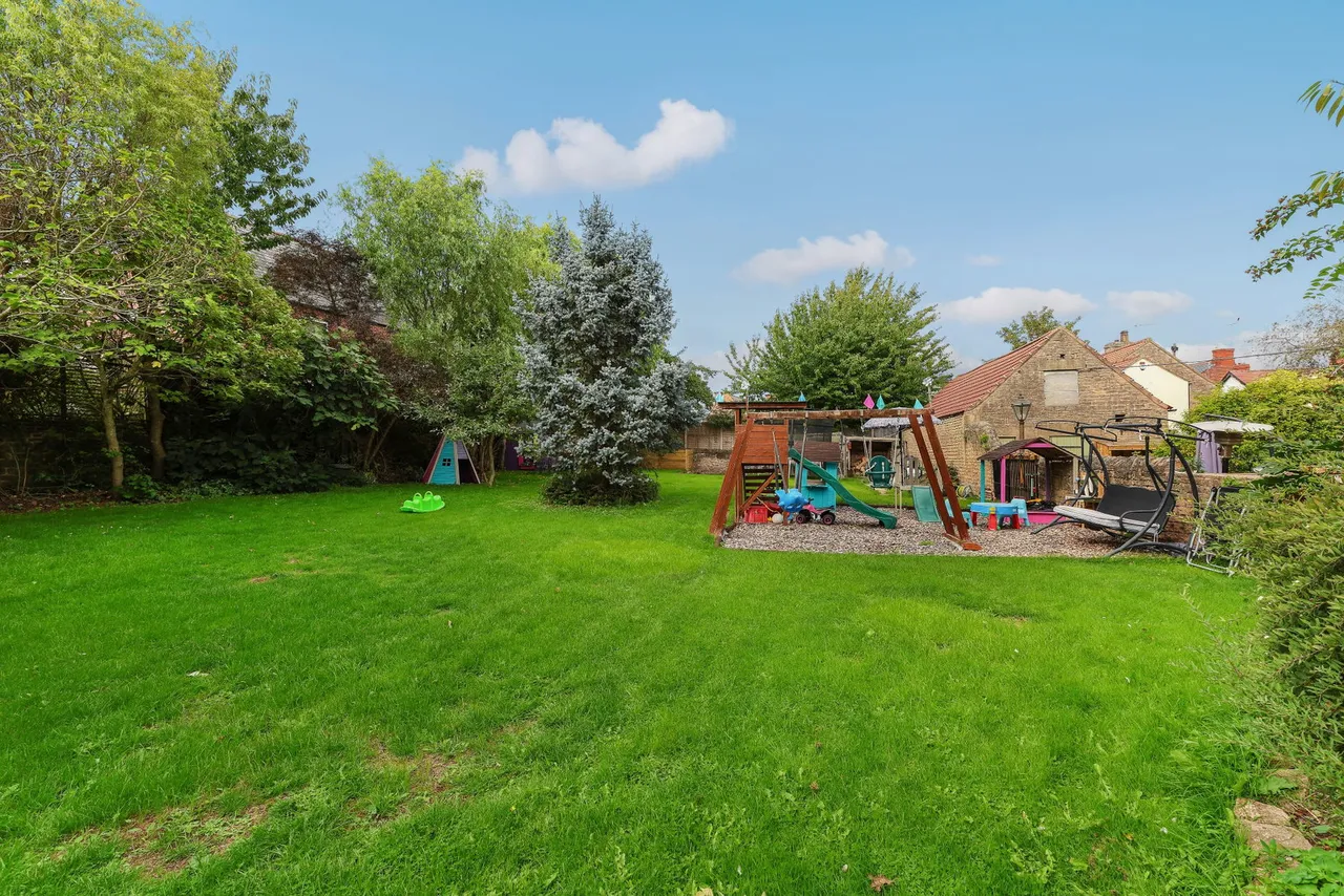 Mansfield Road, Creswell, S80, photo 36