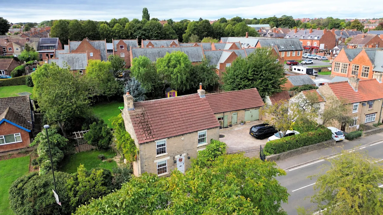 Mansfield Road, Creswell, S80, photo 2