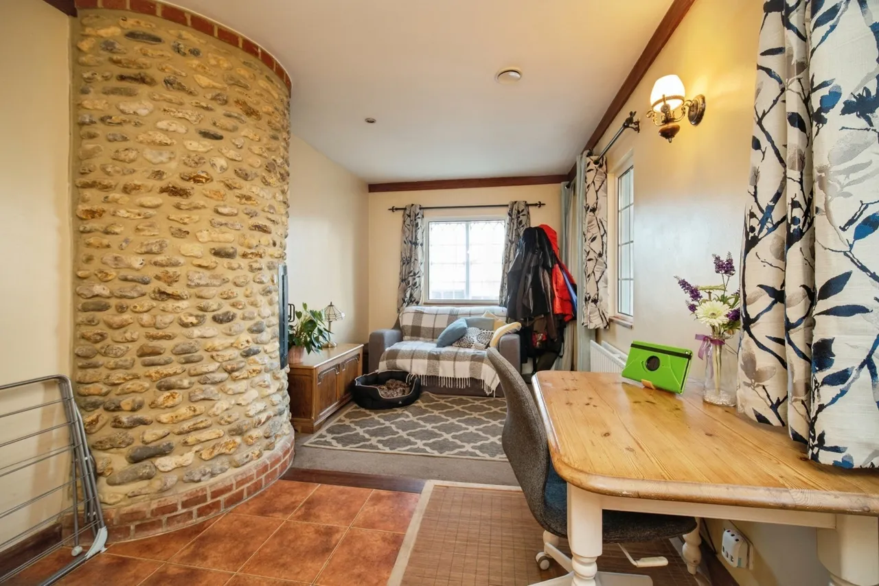 Farnborough Road, Farnham, GU9, photo 51