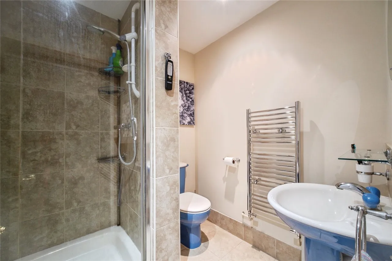 Farnborough Road, Farnham, GU9, photo 27