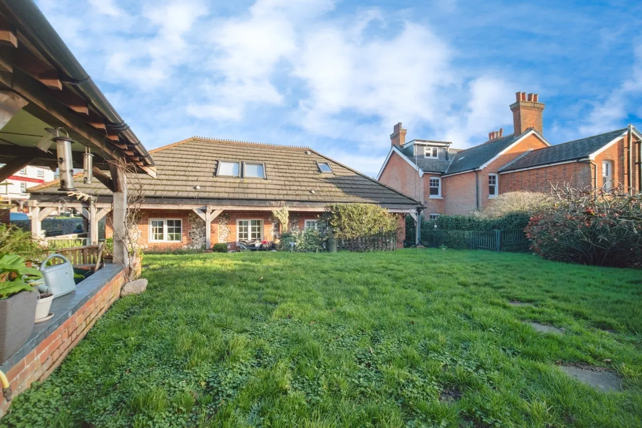 Farnborough Road, Farnham, GU9, photo 48