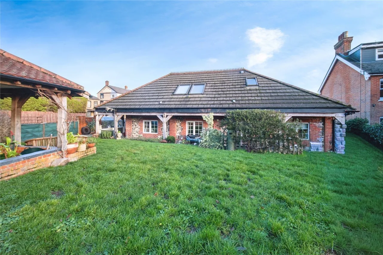 Farnborough Road, Farnham, GU9, photo 5