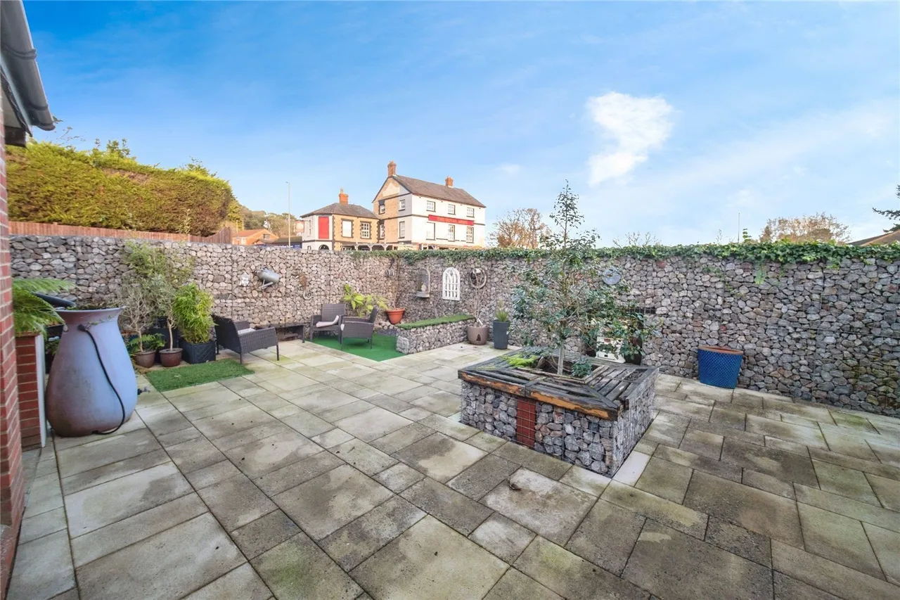 Farnborough Road, Farnham, GU9, photo 12
