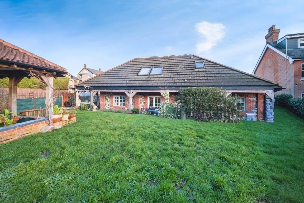 Farnborough Road, Farnham, GU9, photo 46