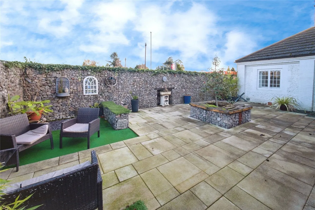 Farnborough Road, Farnham, GU9, photo 3